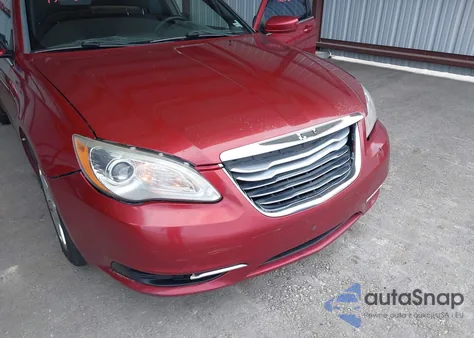 2012 Chrysler 200 Lx z USA, uszkodzony, nr VIN 1C3CCBAB5CN152321